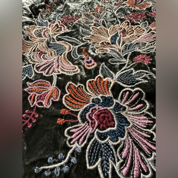 Johnny Was Valentina Velvet Embroidered Back Button Down Camo/Green Size L EUC - Picture 7 of 15